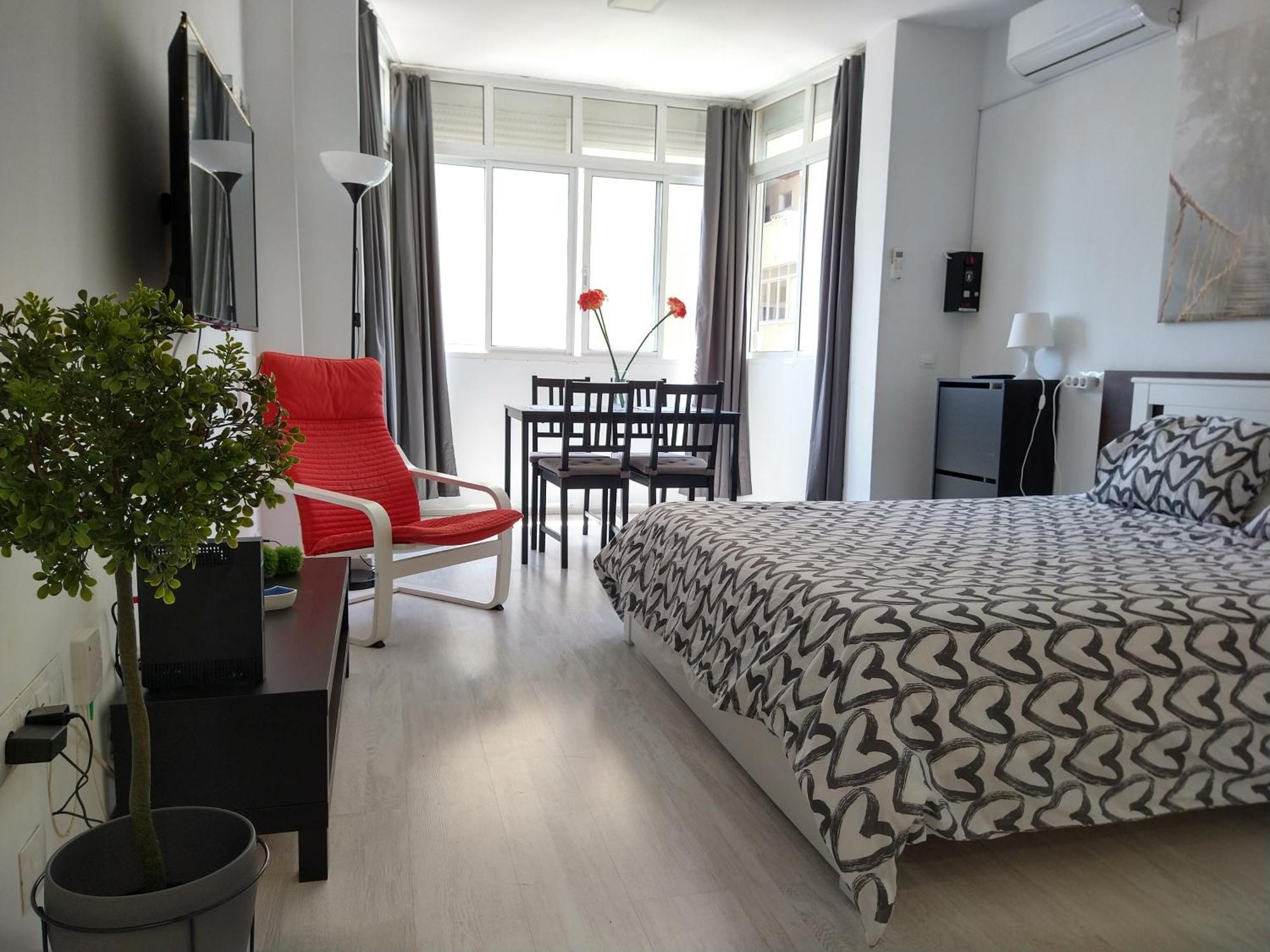Amplio Estudio,Vista Mar Y Montana, A Pasos Del Centro Τορρεμολίνος Εξωτερικό φωτογραφία